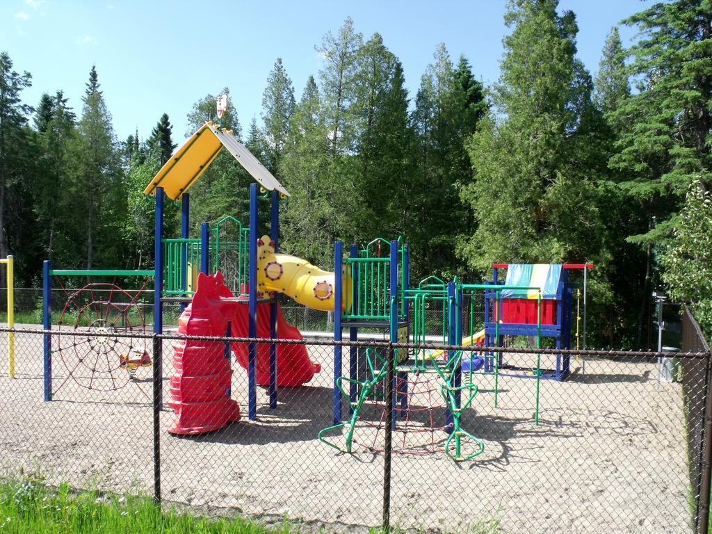 Camping Le 4 Chemins L'Anse-Saint-Jean Room photo