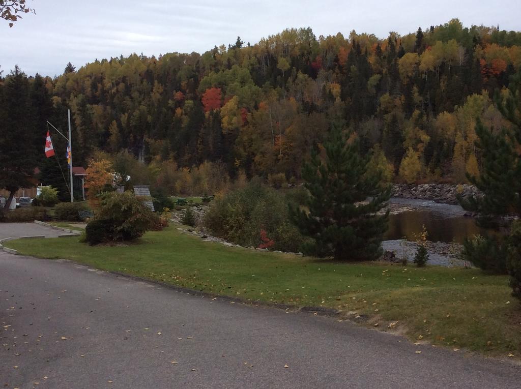 Camping Le 4 Chemins L'Anse-Saint-Jean Room photo