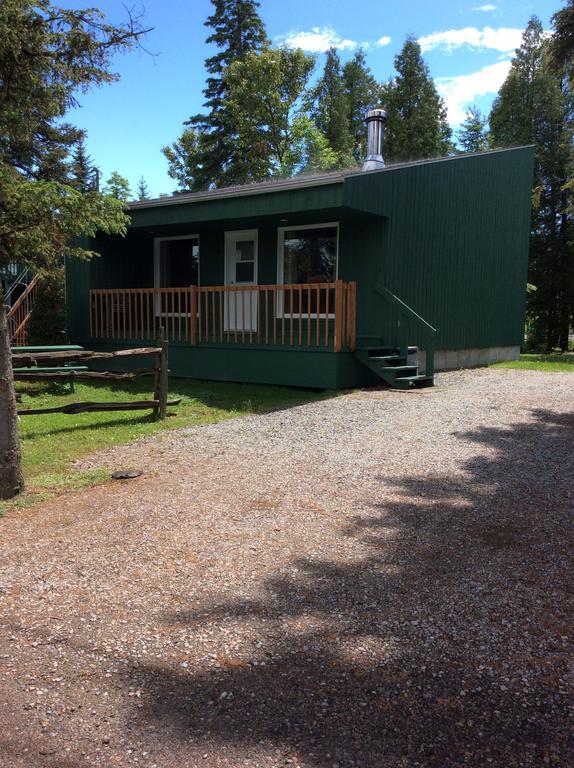 Camping Le 4 Chemins L'Anse-Saint-Jean Exterior photo